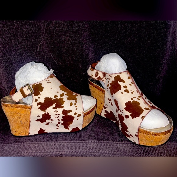 Pierre Dumas Shoes - Pierre Dumas Beige Cow Print Wages size 6